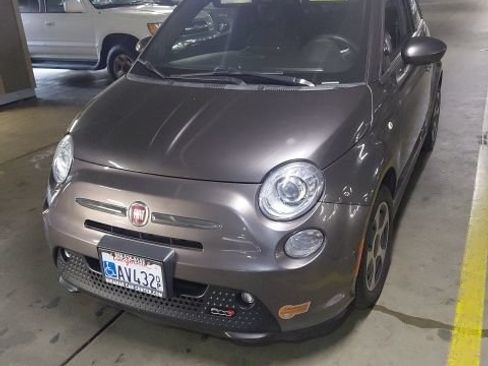 Used 2019 FIAT 500 e FWD image 2