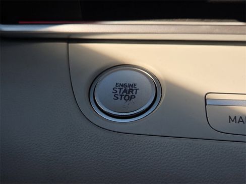 New 2025 Jeep Compass Latitude image 30