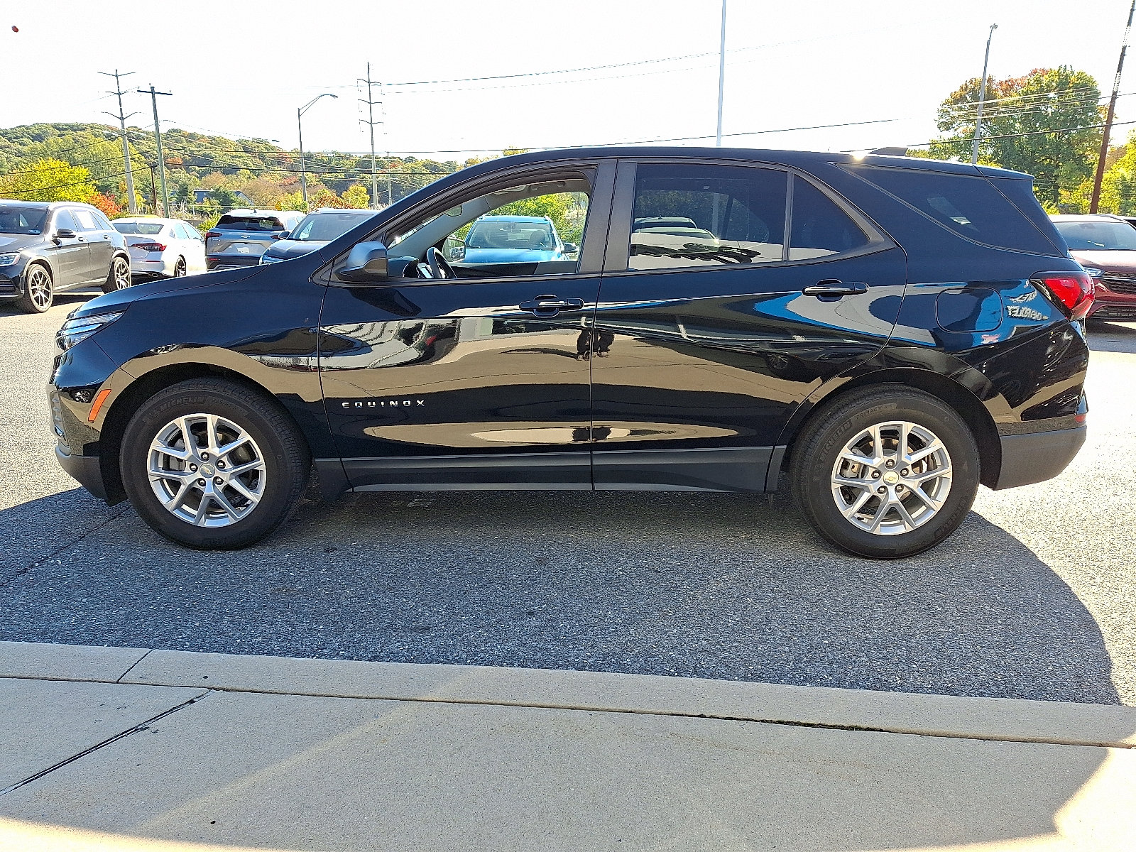 Certified 2023 Chevrolet Equinox LS w/ LS Convenience Package FWD image 4