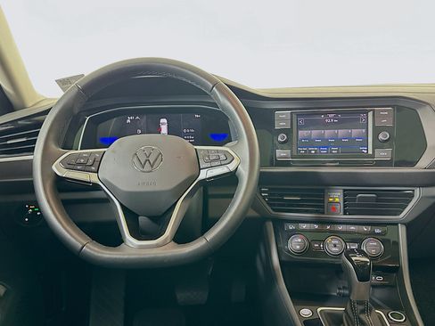 Used 2024 Volkswagen Jetta SE w/ Panoramic Sunroof Package FWD image 18