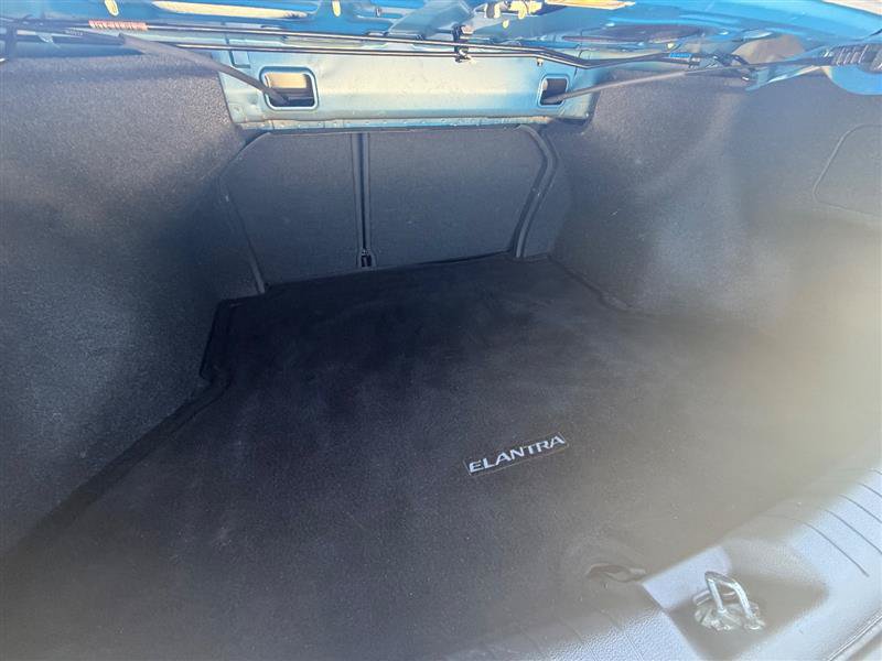 Used 2017 Hyundai Elantra SE FWD image 21