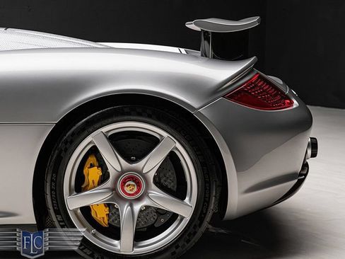 Used 2005 Porsche Carrera GT RWD image 8
