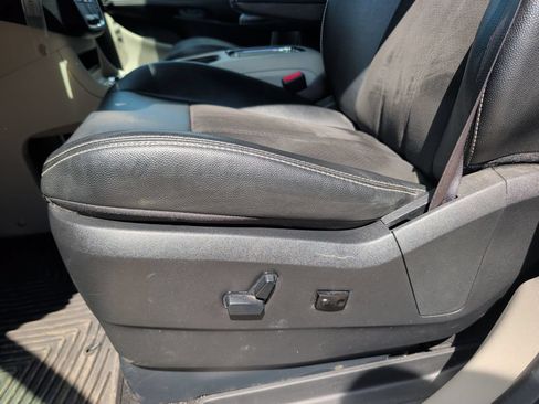 Used 2019 Dodge Grand Caravan SXT FWD image 9