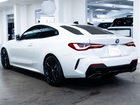 Used 2023 BMW 440i xDrive Coupe w/ Premium Package image 4