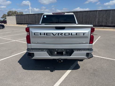 Used 2022 Chevrolet Silverado 1500 Custom image 4