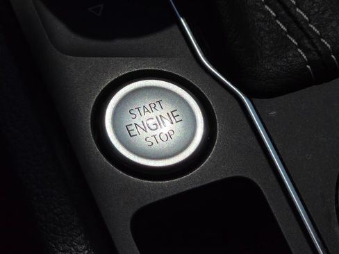 Used 2023 Volkswagen Atlas SEL AWD/4WD image 10
