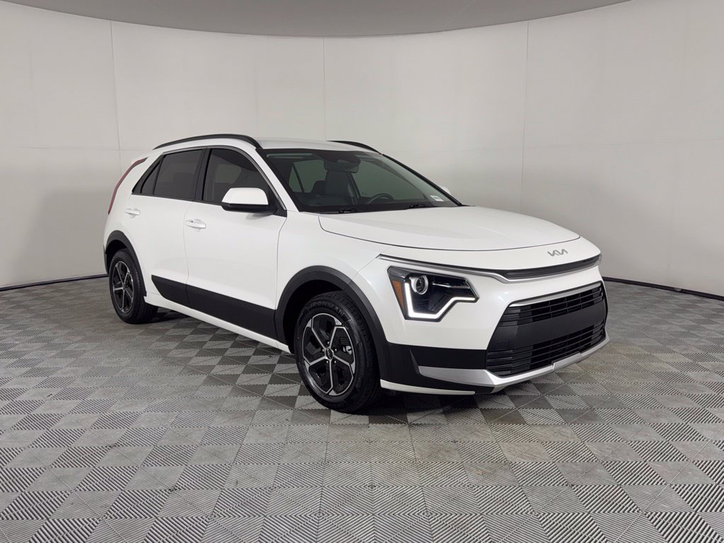 Used 2025 Kia Niro LX FWD image 4