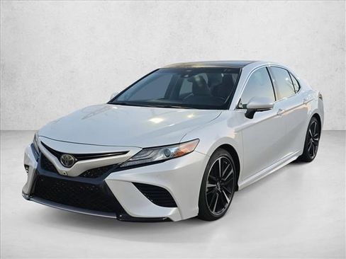Used 2018 Toyota Camry XSE image 1
