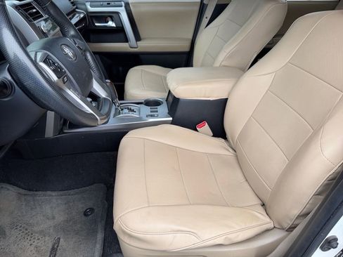 Used 2014 Toyota 4Runner Limited AWD/4WD image 10