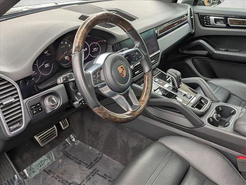Used 2020 Porsche Cayenne S image 10