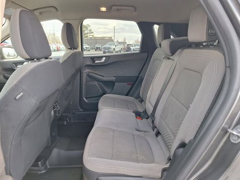 Used 2020 Ford Escape SE image 18