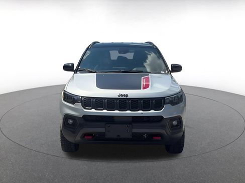 Used 2025 Jeep Compass Trailhawk AWD/4WD image 4
