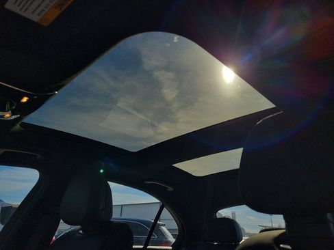 Used 2025 Mercedes-Benz C 300 Sedan image 33