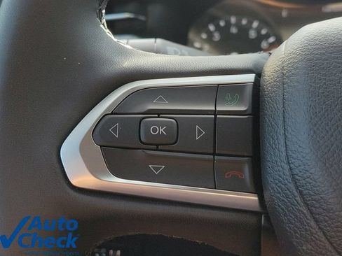 Used 2025 Jeep Compass Latitude AWD/4WD image 26