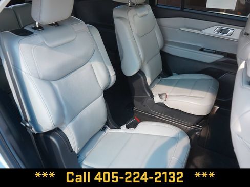 Used 2025 Ford Explorer Active w/ Active Comfort Package RWD image 22