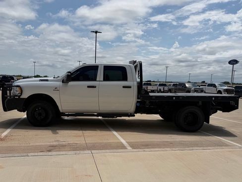 Used 2024 RAM 3500 Tradesman w/ Chrome Appearance Group AWD/4WD image 3