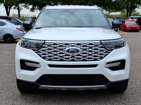Used 2023 Ford Explorer Platinum w/ Equipment Group 601A AWD/4WD image 8
