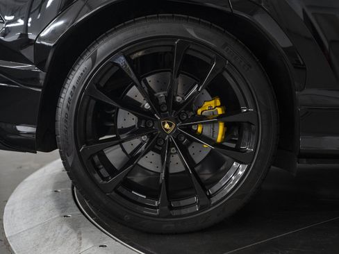 Used 2022 Lamborghini Urus AWD/4WD image 14