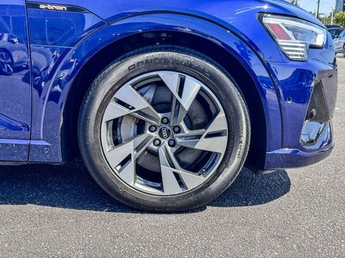 Used 2022 Audi e-tron Premium w/ Convenience Plus Package AWD/4WD image 9