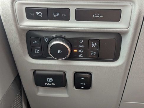 Used 2022 Ford F150 Limited AWD/4WD image 29