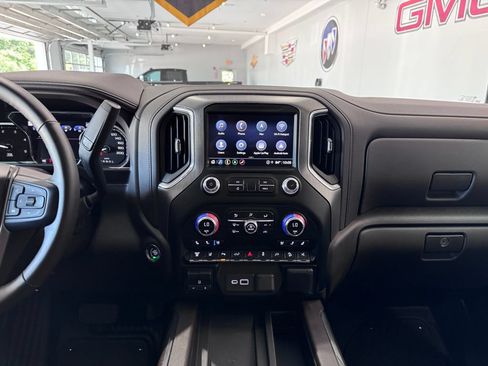 Certified 2023 GMC Sierra 3500 Denali w/ Denali Black Diamond Edition AWD/4WD image 20