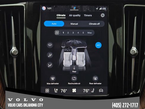 Certified 2024 Volvo XC60 B5 Ultimate w/ Protection Package Premier AWD/4WD image 18