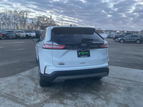 Used 2024 Ford Edge SEL w/ Convenience Package image 4