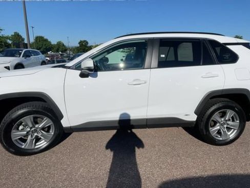 Used 2025 Toyota RAV4 XLE AWD/4WD image 5