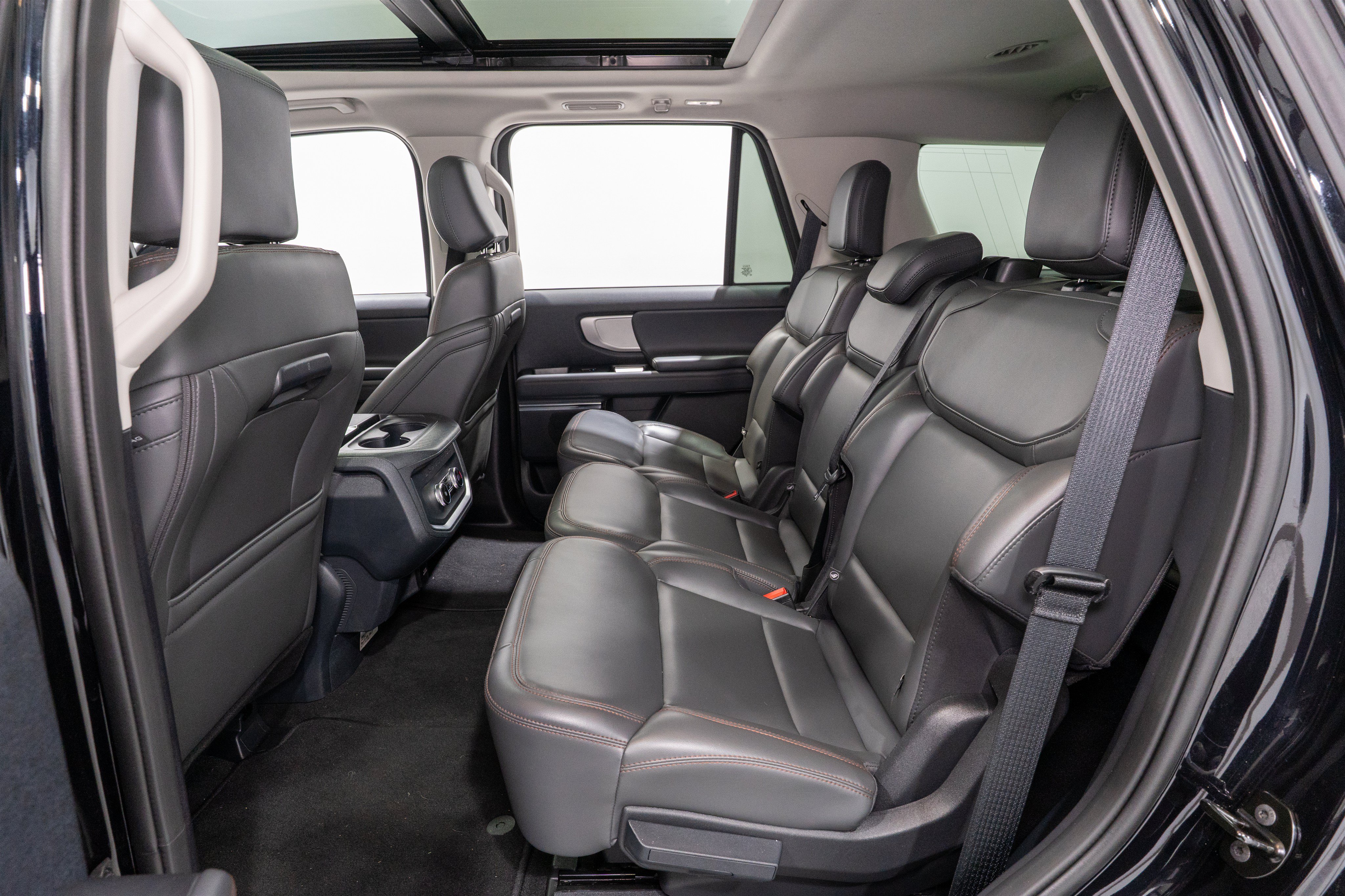 Used 2025 Ford Expedition Active AWD/4WD image 31