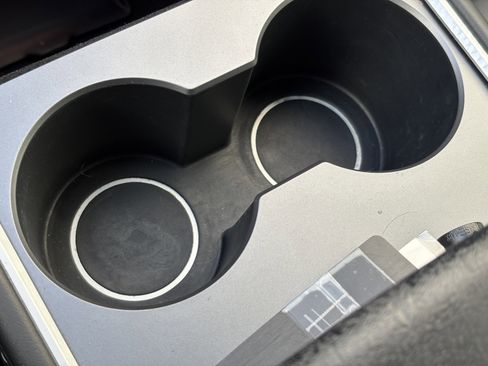 Used 2023 Tesla Model Y Performance image 22