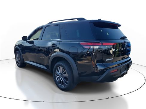 Used 2025 Nissan Pathfinder SV w/ SV Premium Package image 6