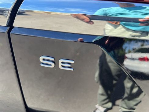 New 2026 Volkswagen Atlas SE image 9