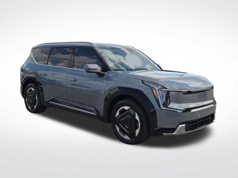 Used 2024 Kia EV9 Land AWD/4WD image 9