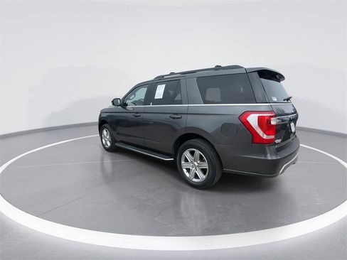 Used 2021 Ford Expedition XLT image 6