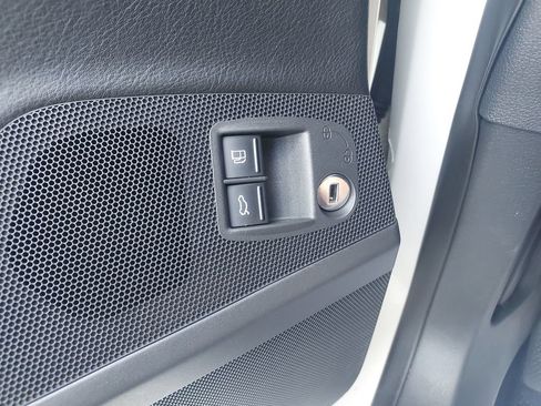 Used 2013 Volkswagen CC R-Line FWD image 23