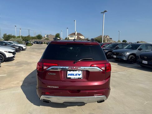 Used 2017 GMC Acadia Denali w/ Technology Package FWD image 7
