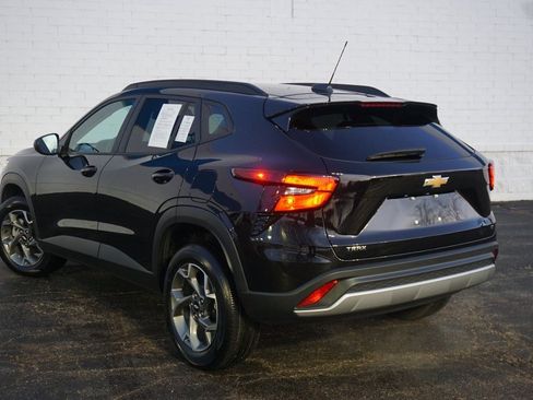 Certified 2025 Chevrolet Trax LT image 7