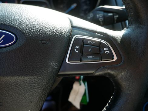 Used 2017 Ford Focus SEL w/ Cold Weather Package FWD image 30