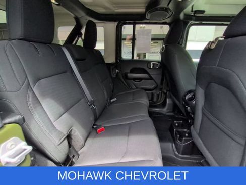 Used 2021 Jeep Wrangler Unlimited Sahara AWD/4WD image 27