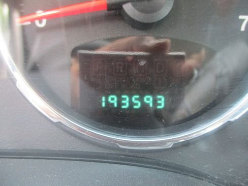 Used 2012 Jeep Liberty Sport image 13