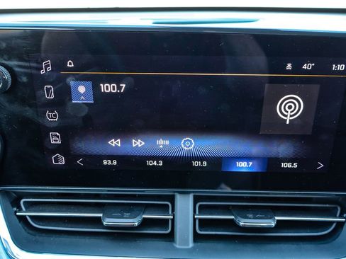 Used 2025 Chevrolet Trax LT w/ LT Convenience Package image 31