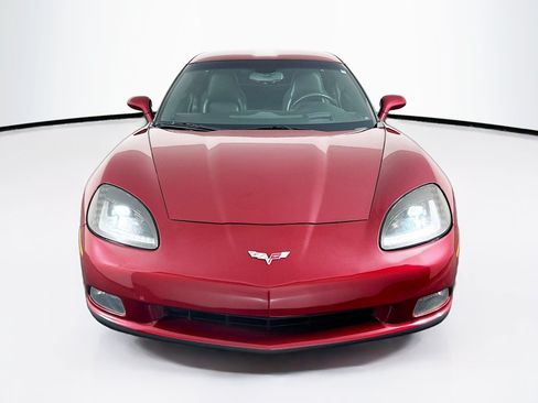 Used 2005 Chevrolet Corvette Coupe w/ Preferred Equipment Group RWD image 2