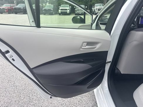 Used 2023 Toyota Corolla LE FWD image 35