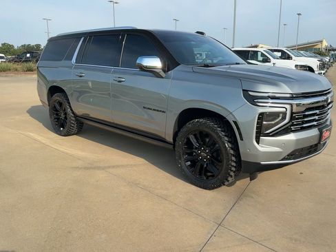 New 2025 Chevrolet Suburban Premier image 3