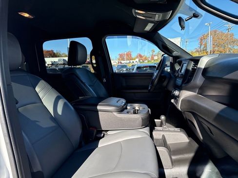 Used 2023 RAM 2500 Tradesman w/ Chrome Appearance Group image 32