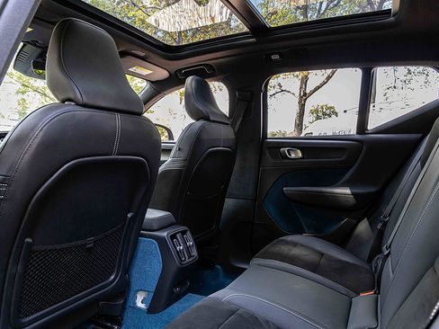 Used 2023 Volvo XC40 Recharge Plus w/ Protection Package Premier image 21