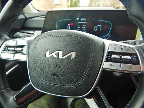 Used 2025 Kia Telluride S image 21