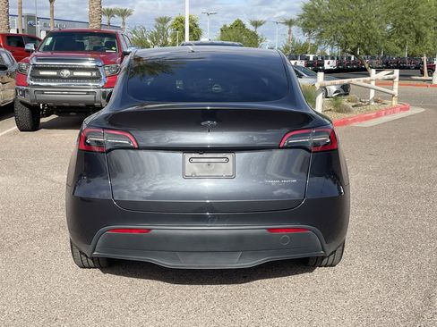 Used 2025 Tesla Model Y Long Range image 4