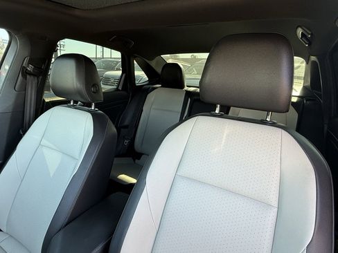 Used 2021 Volkswagen Jetta R-Line image 12