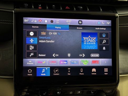 Used 2023 Jeep Grand Cherokee L Limited w/ Luxury Tech Group II image 18